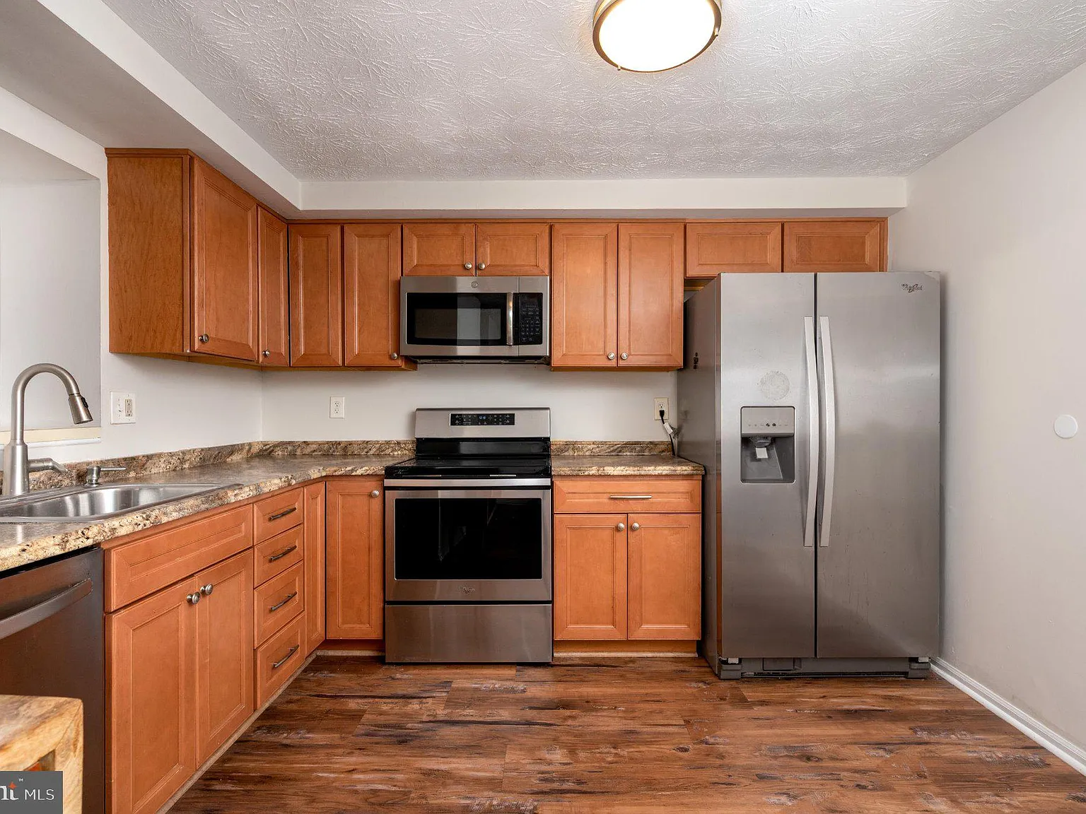 3 bed, 2.5 bath, 1680 sqft, $2,500 — Photo 4