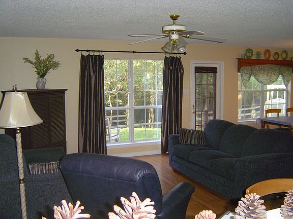 Open floor plan wonderful for entertaining!