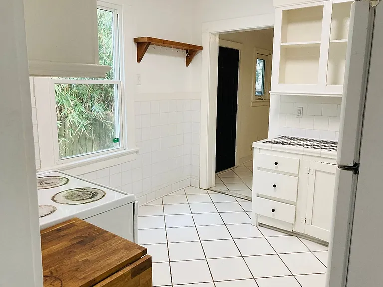 830 Ida St — Photo 7