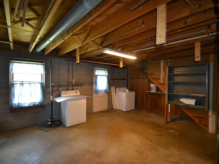 1111 Preston Dr — Photo 19