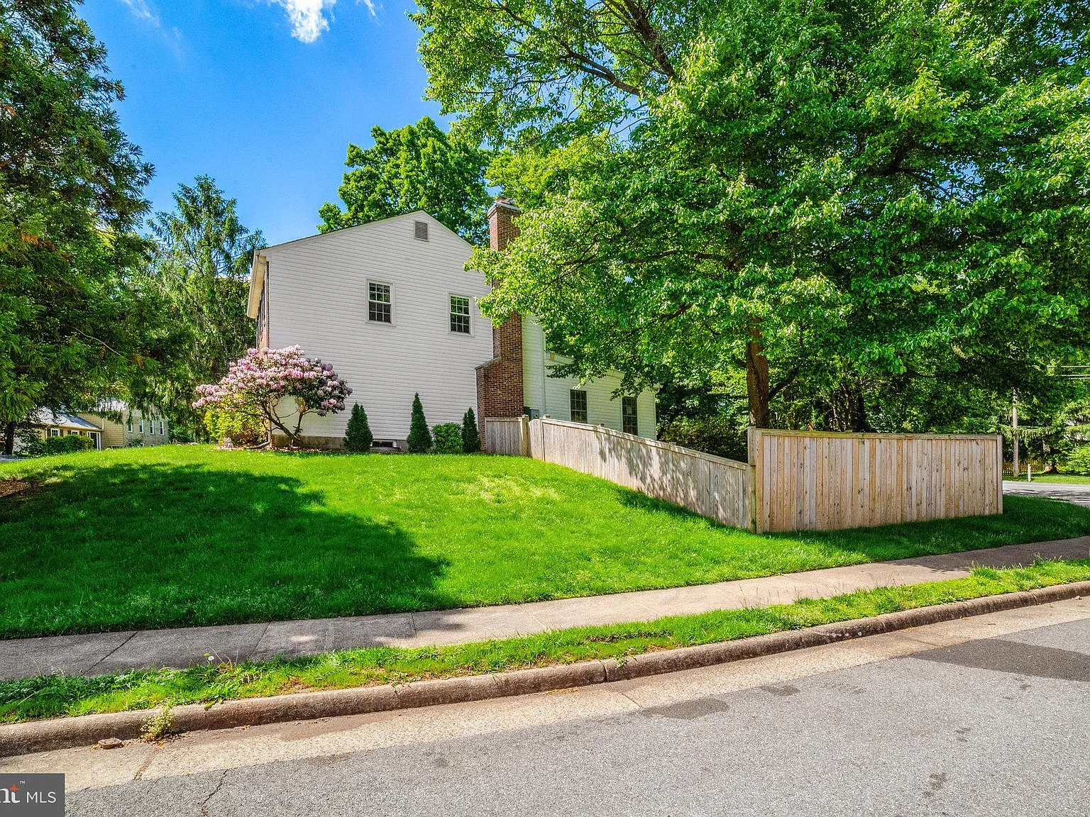 4 bed, 3.5 bath, 3475 sqft, $4,700 — Photo 3
