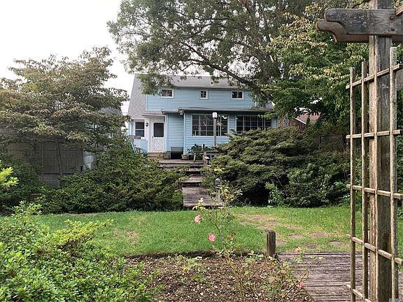 4th image of 112 Radcliff Ave