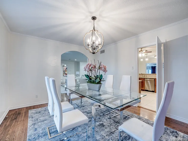 6106 Meadowcrest Dr — Photo 10