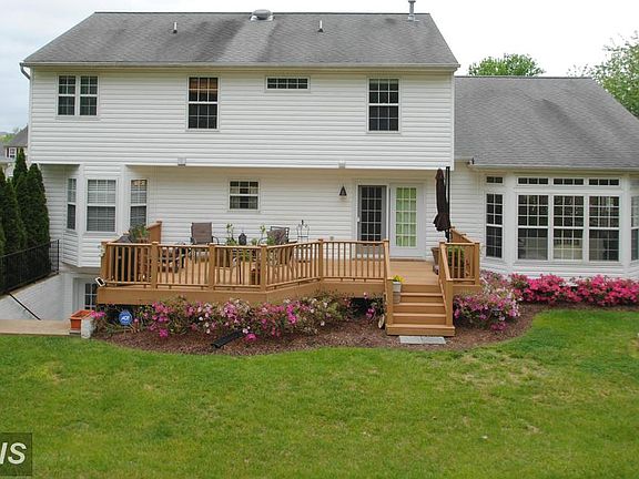 5th image of 16 Scotland Cir