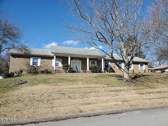 2nd image of 135 Dover Ln