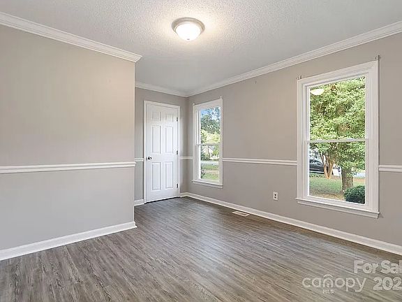 5th image of 511 Brook Forest Dr