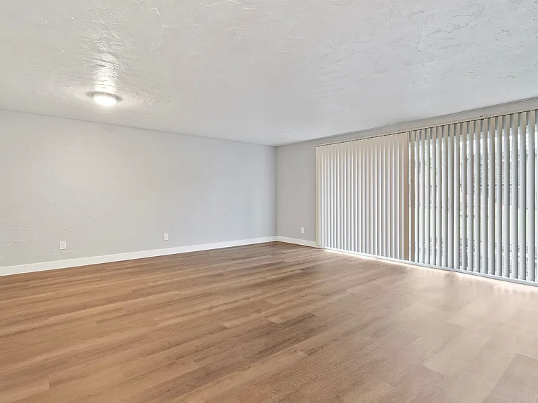 The Highlander Apartments — Photo 11