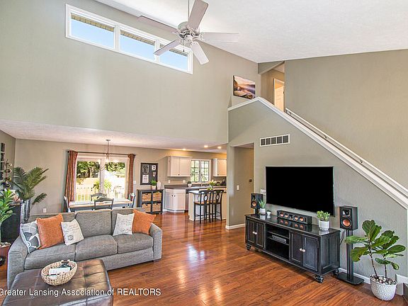 4th image of 1011 Flickerham Dr