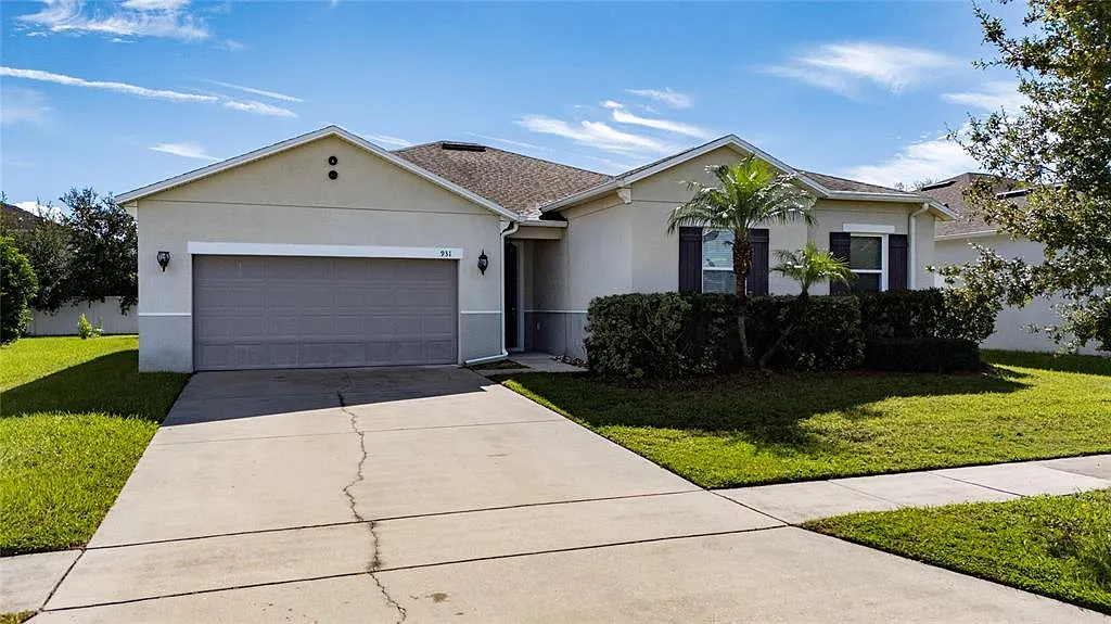 4 bed, 2.0 bath, 2106 sqft, $2,600 — Photo 3