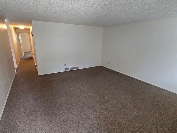 4th image of 210 E Saint Clair Ave #96e214ecc