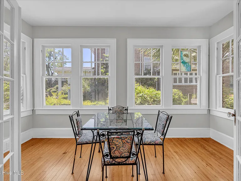 1517 Market St — Photo 16