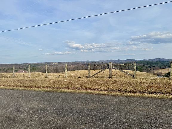 4th image of 203 Revere Rd