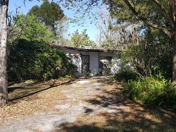 2nd image of 15815 Vienna Dr