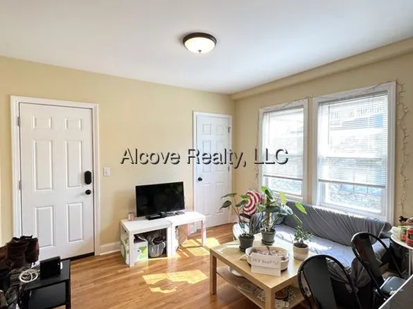 (undisclosed Address), Somerville, MA 02143