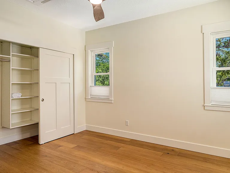 2741 Temple St — Photo 22