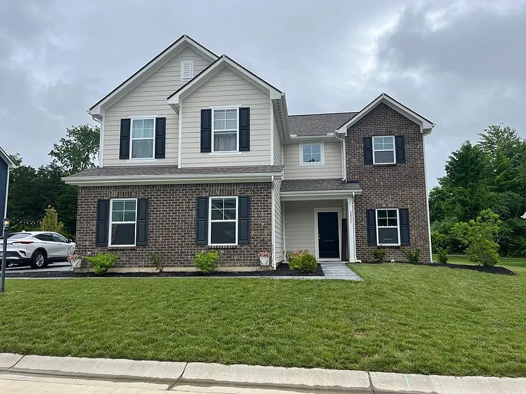 2835 Greenridge Cir — Photo 2