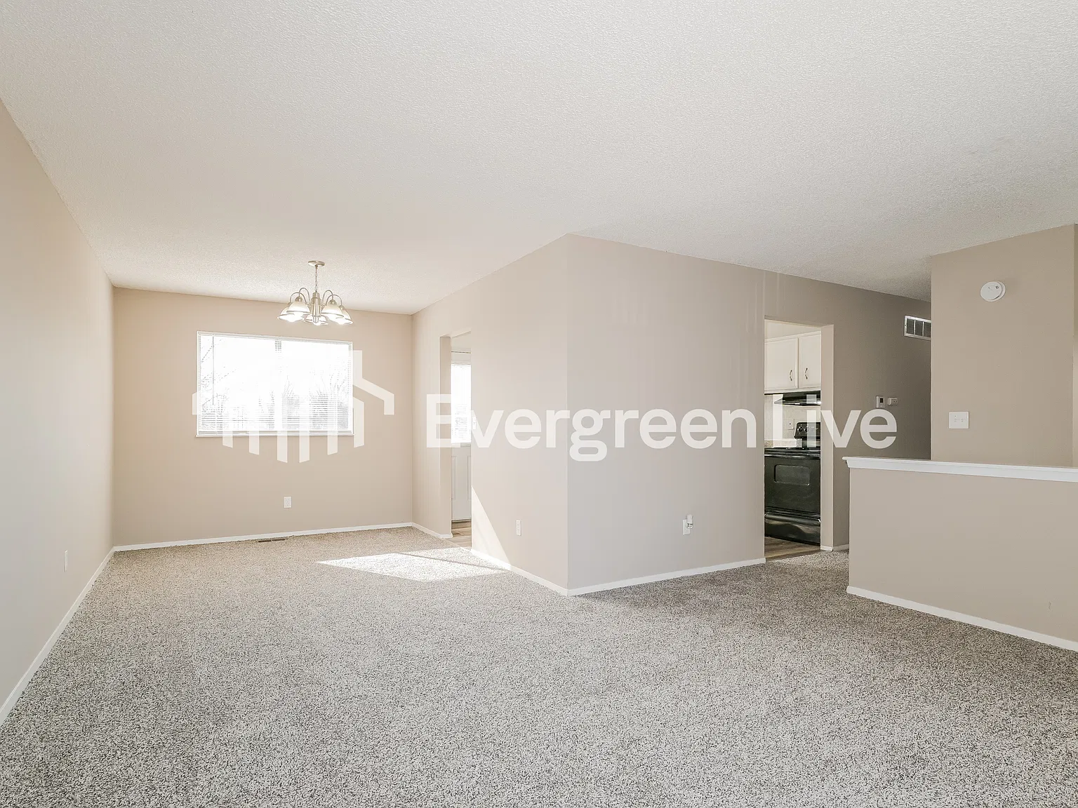 3 bed, 2.0 bath, 1100 sqft, $1,595 — Photo 3