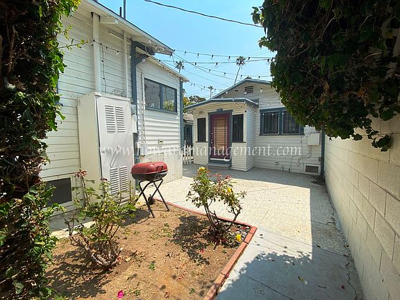 3rd image of 852 Venezia Ave #852.5
