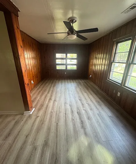 1822 Canterbury Rd — Photo 5