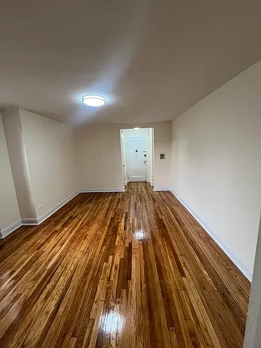 2038 Cropsey Ave Photo 1