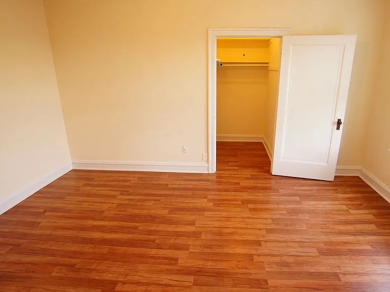 2534 N Sawyer Ave #209 — Photo 1