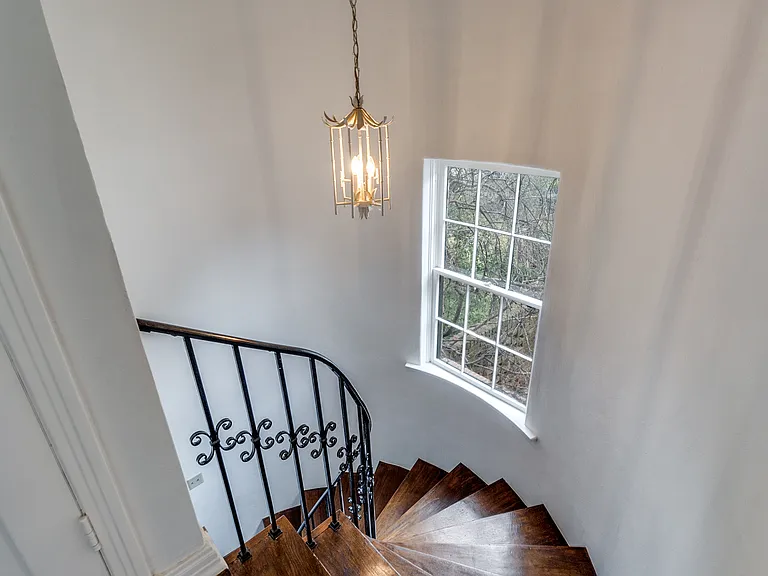 4526 Fairway St — Photo 2
