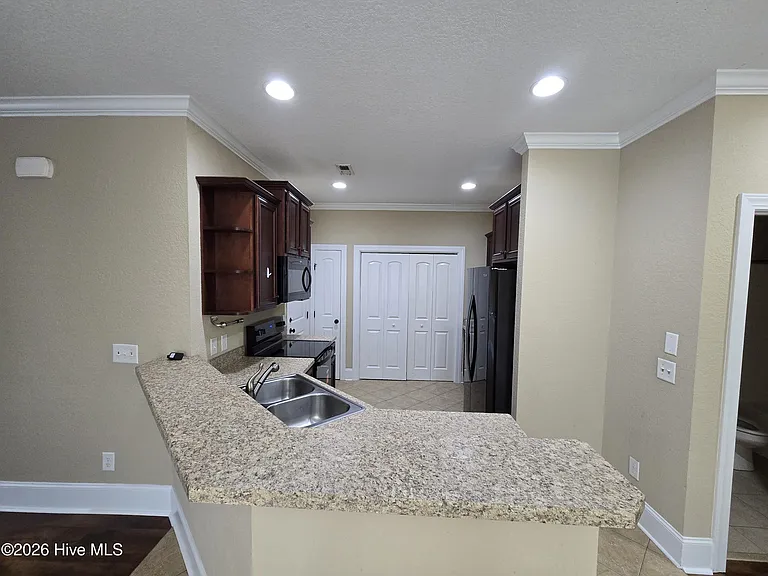3404 Ellsworth Dr #B — Photo 5