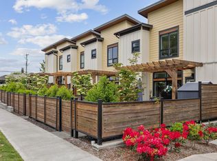 356 14th St #11, Courtenay, BC V9N1W2