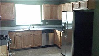 3rd image of 923 Orange St