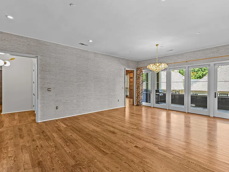 1172 Queens Rd #8 — Photo 34