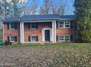 186 Ivanhoe Ln, Crossville, TN 38555