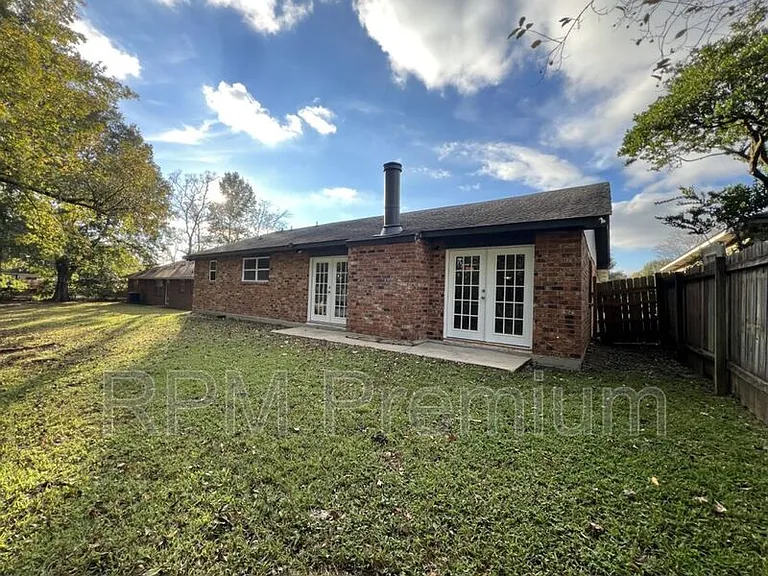 8803 Orleans Dr — Photo 4