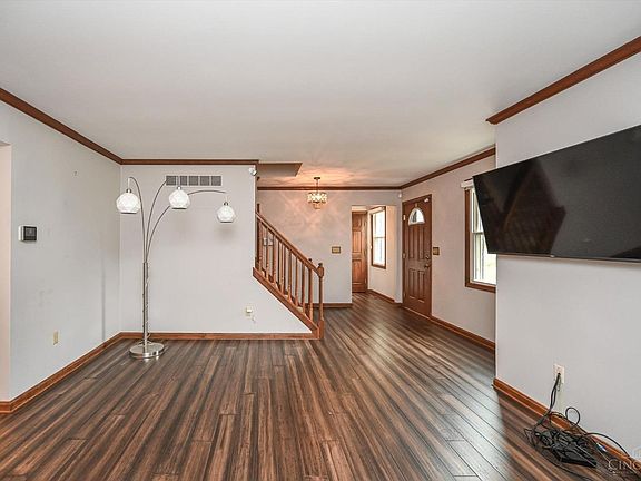 4th image of 955 Dominion Ct