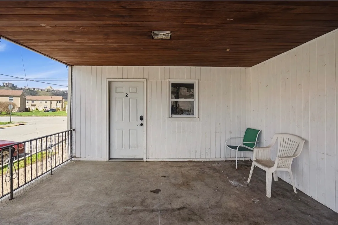 Property Photo - 902 3rd Ave #1