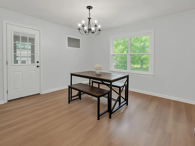 Viola Dr — Photo 5