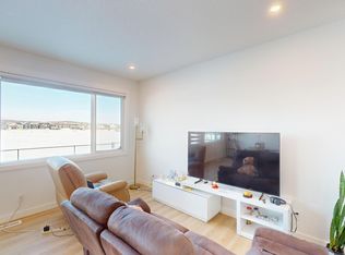 103 Creekstone Park SW, Calgary, AB T2X 5E5