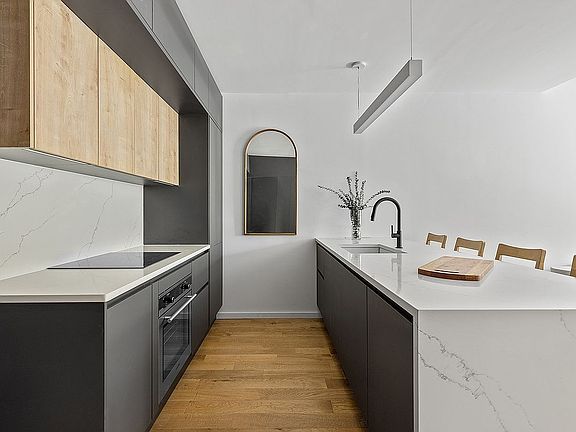 3rd image of 159 E 118th St #1B