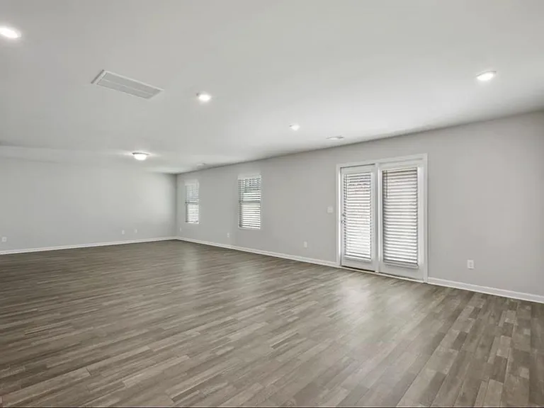 40 Ray Dr — Photo 5