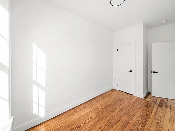 5th image of 61 Atlantic Ave APT 3