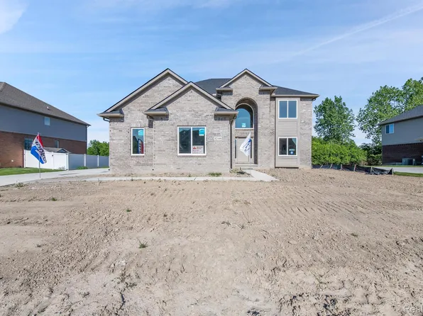 32169 Adam Brown Dr, Rockwood, MI 48173
