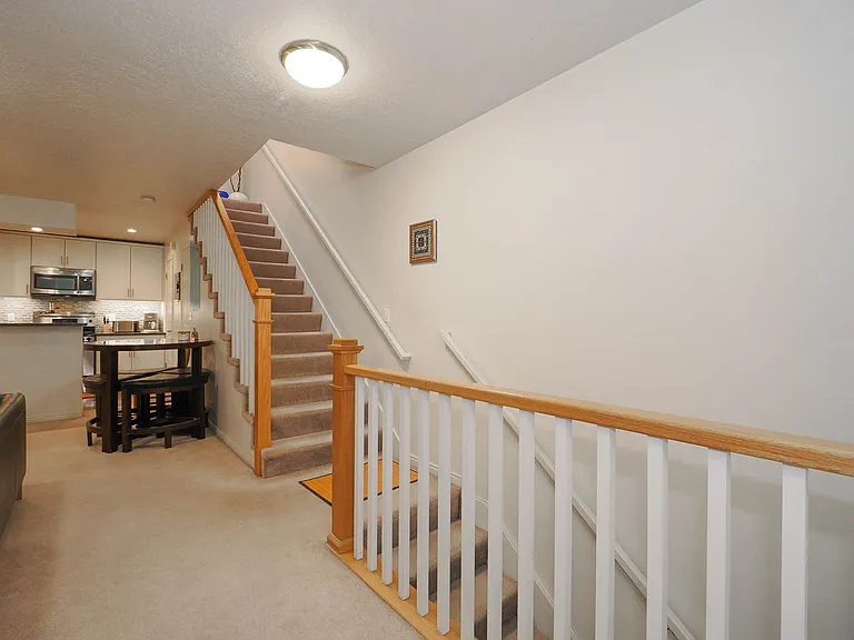274 E Millpoint Pl — Photo 19