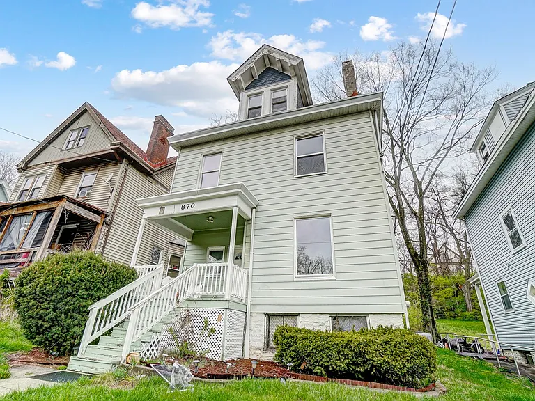 870 Rockdale Ave — Photo 3