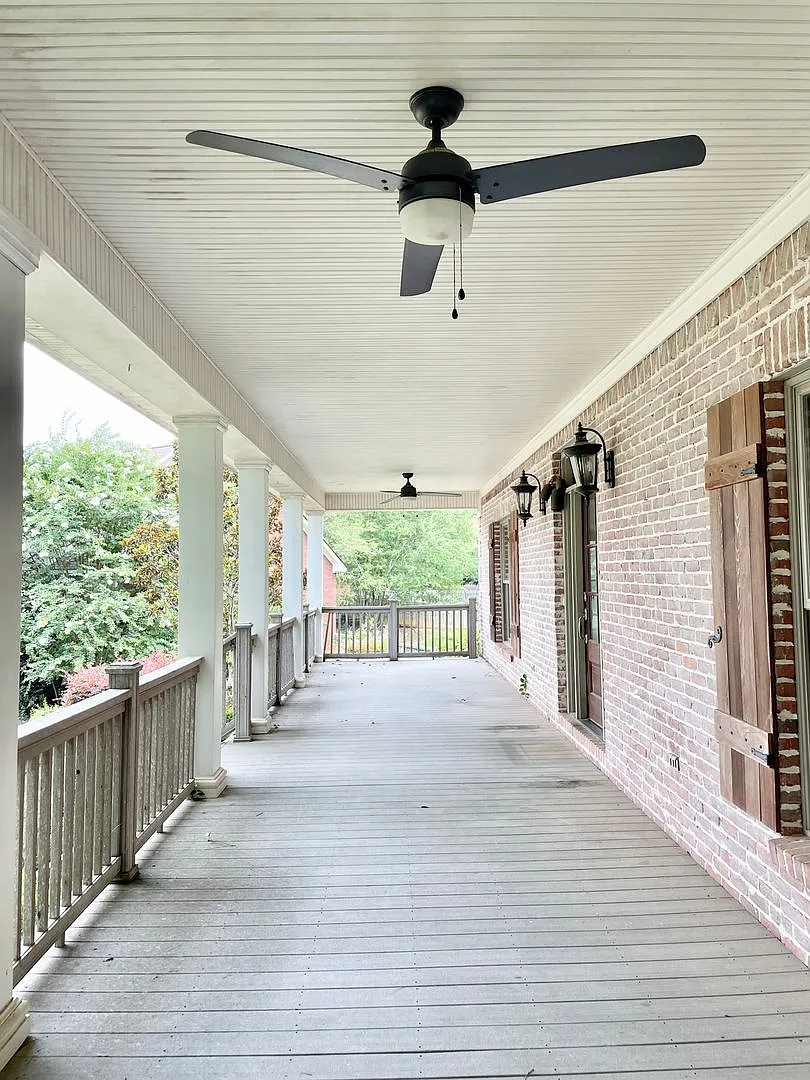 Beautiful Home Available in Grove Hill! — Photo 2