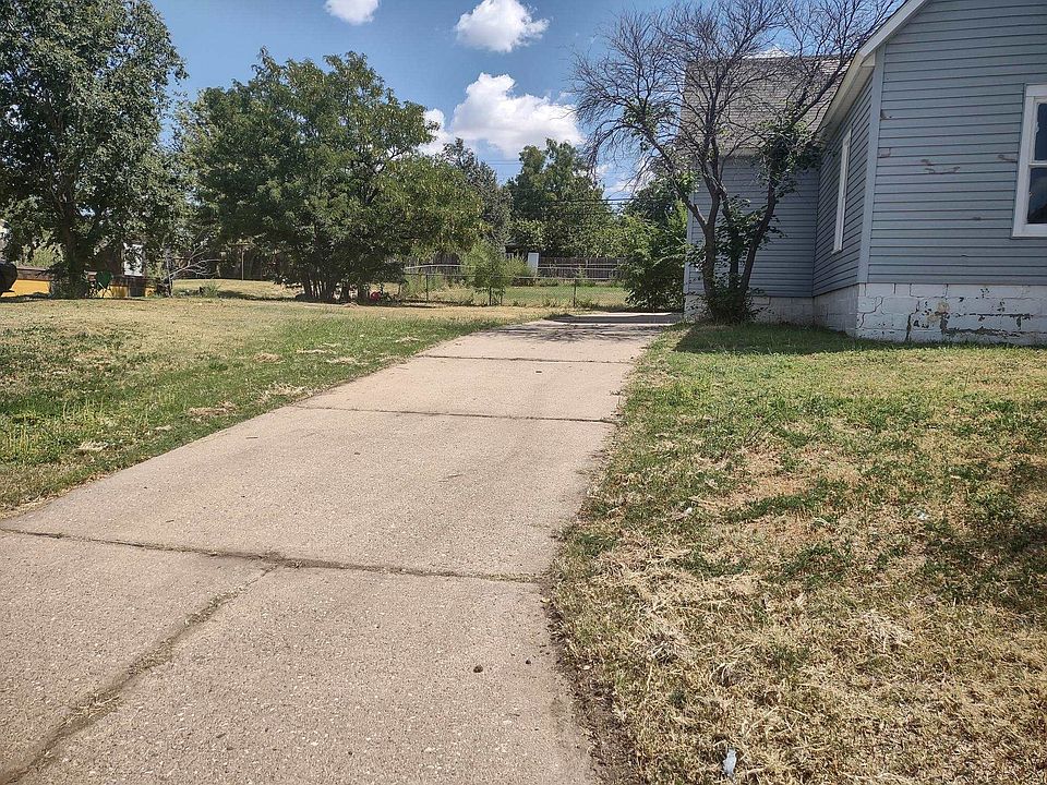 1204/1206 8th Ave, Dodge City, KS 67801 Zillow