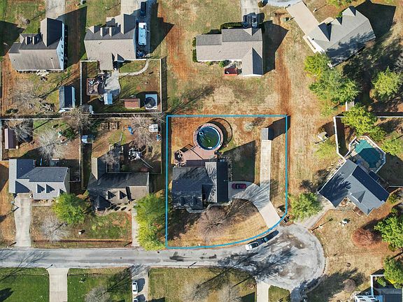 2nd image of 3005 Hickory Ridge Dr