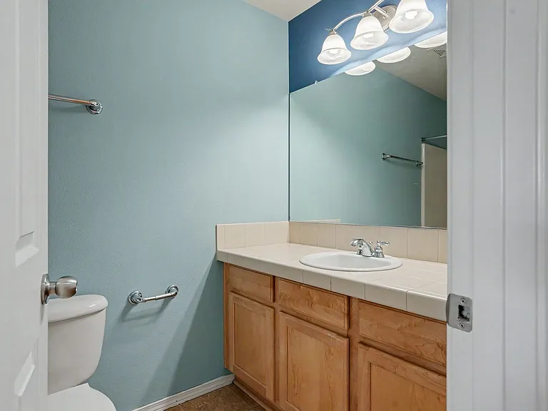 305 Casting St SE — Photo 37