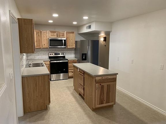 2nd image of 457 N Kirchoff
