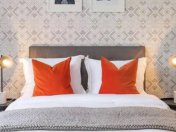 176 Woodward Avenue image 6 of 17