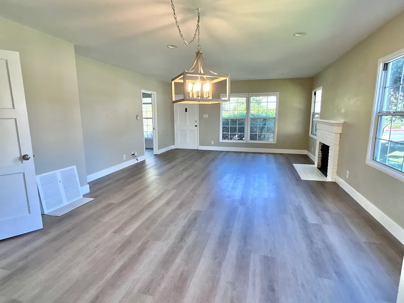 3 bed, 1425 sqft, $5,200 — Photo 4