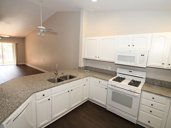 3rd image of 208 Thatch Palm Ct